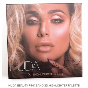 ✨ HUDA Beauty 3D Highlighter Palette- Pink Sands ✨